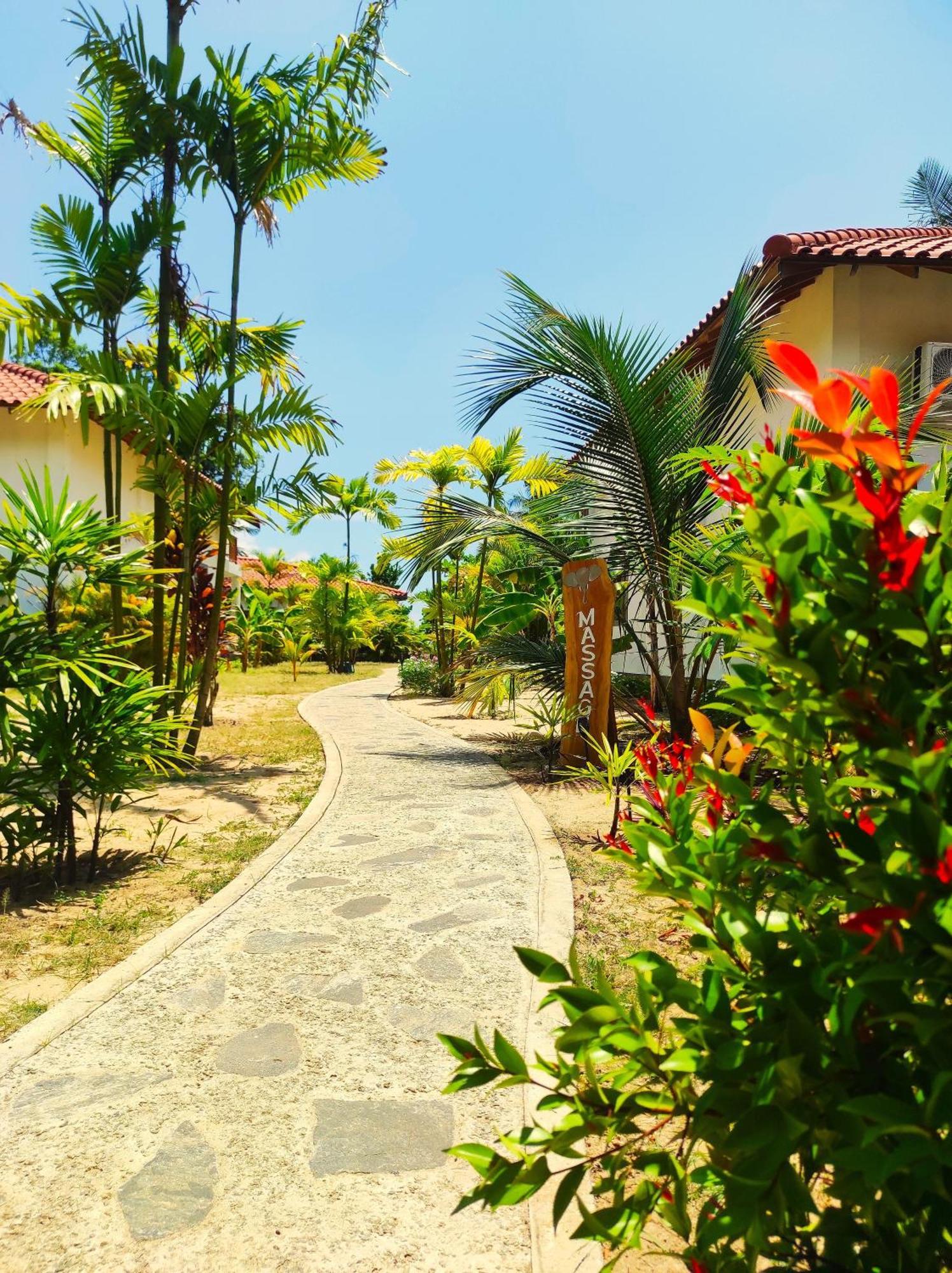 Sleeping Elephant Beach Resort Тангале Екстериор снимка