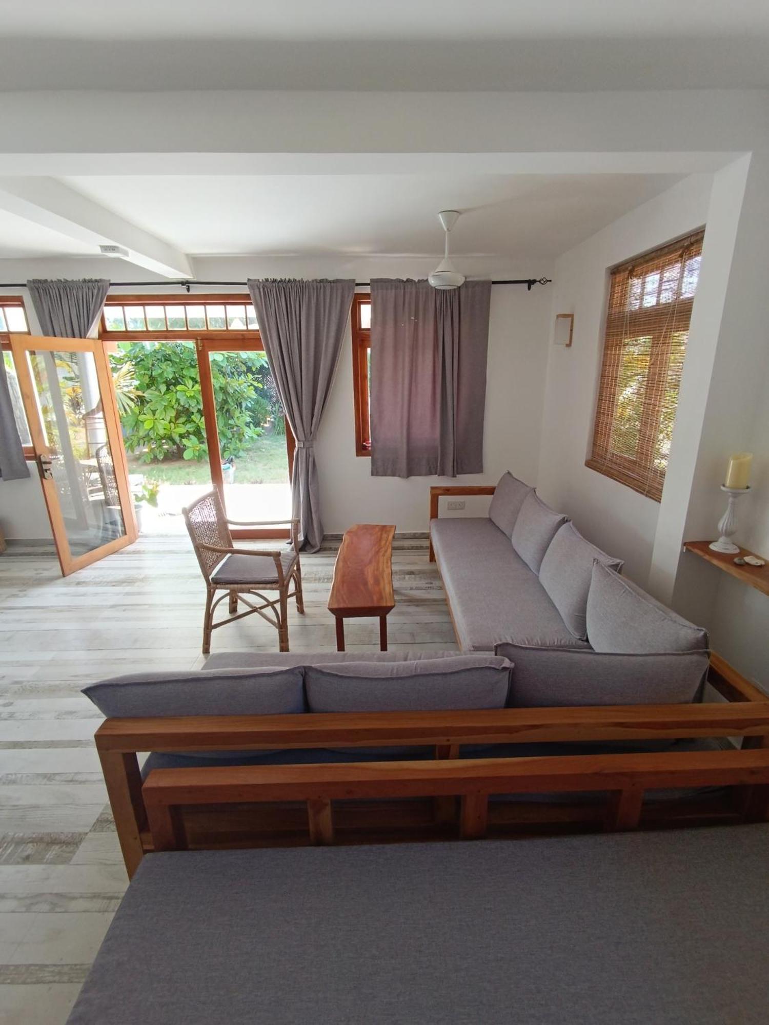 Sleeping Elephant Beach Resort Тангале Екстериор снимка