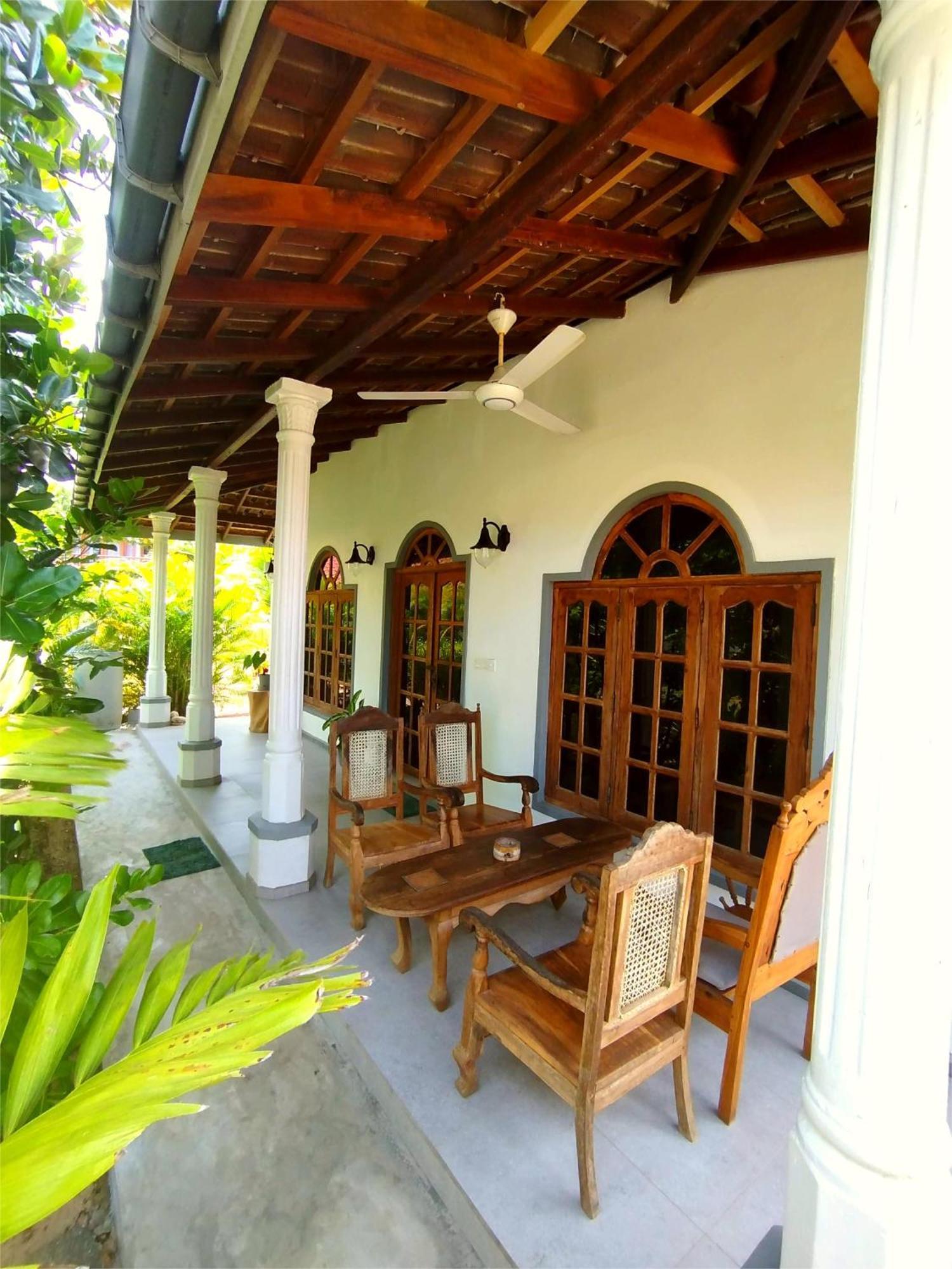 Sleeping Elephant Beach Resort Тангале Стая снимка