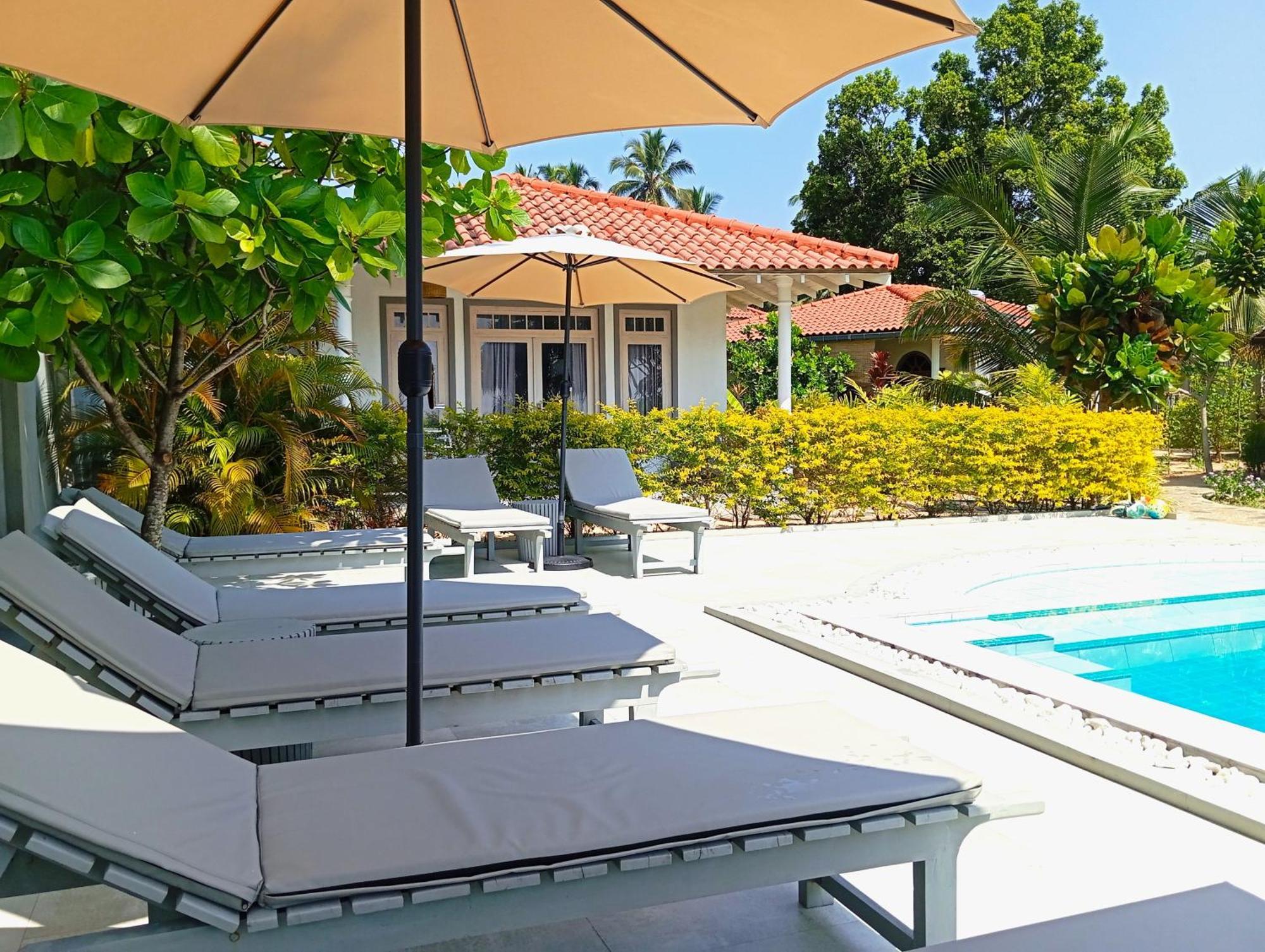 Sleeping Elephant Beach Resort Тангале Екстериор снимка