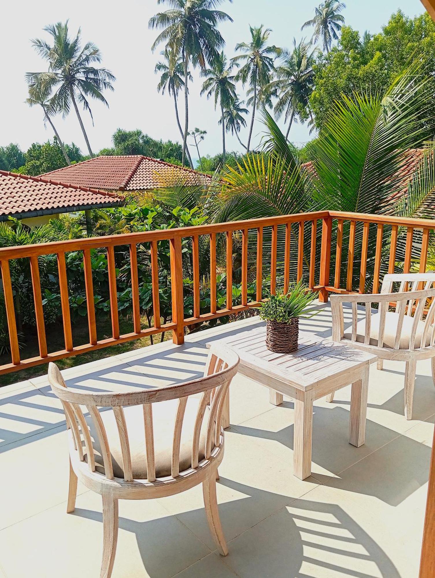 Sleeping Elephant Beach Resort Тангале Стая снимка